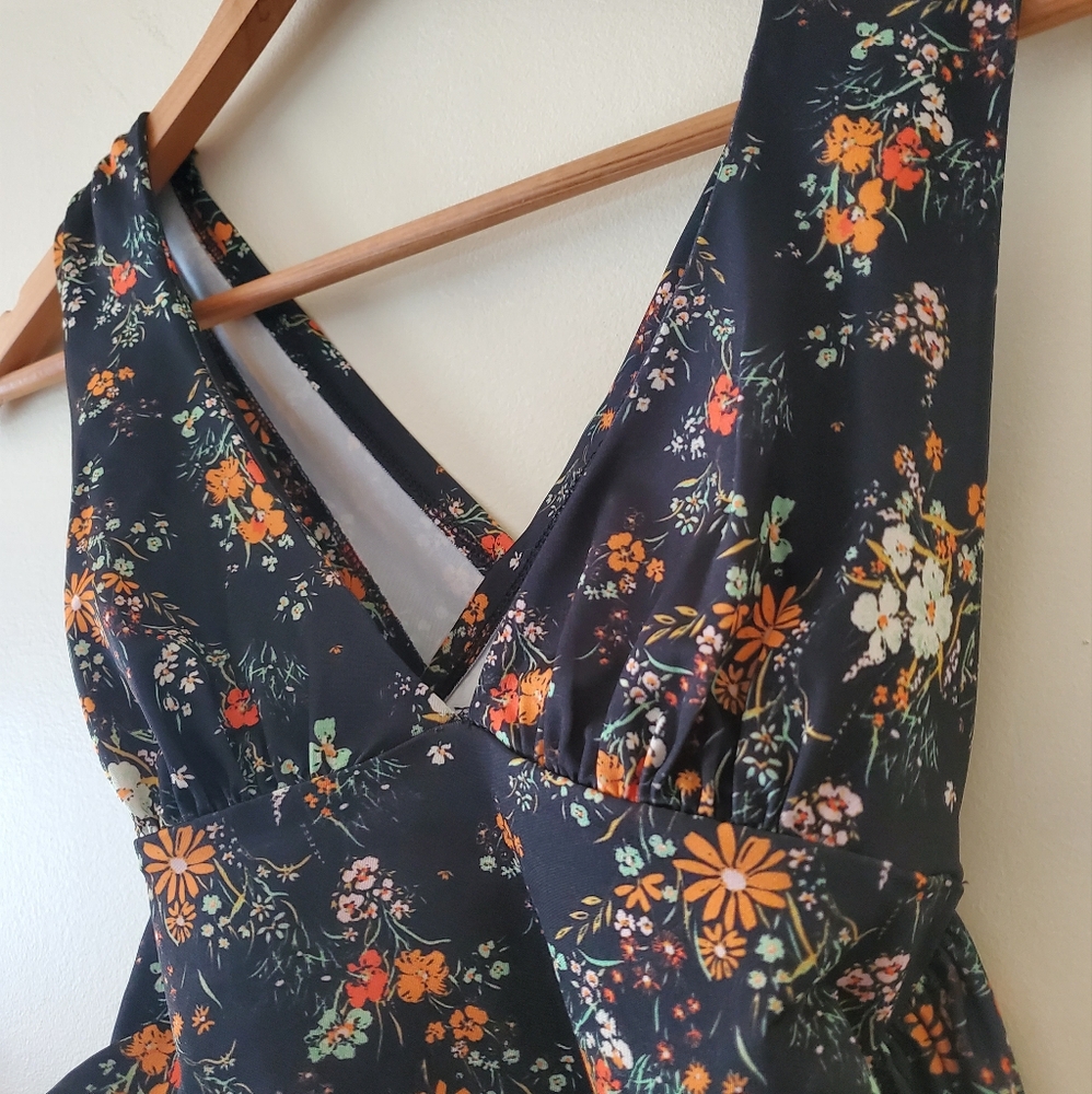 Uo low cut top